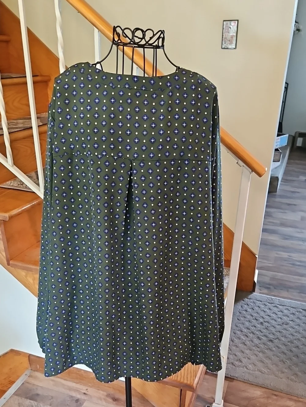 👚BLOOMCHIC Olive Green Geometric Button Tunic
